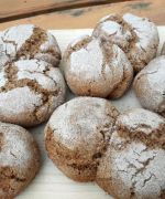 Roggenbroetchen aus dem Steinbackofen